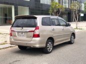 Cần bán lại xe Toyota Innova sản xuất năm 2015 còn mới