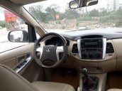 Cần bán lại xe Toyota Innova Chính chủ cần bán xe sản xuất 2015, màu bạc chính chủ