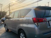 Cần bán lại xe Toyota Innova sản xuất 2016 còn mới