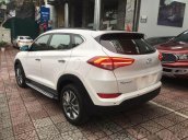 Cần bán Hyundai Tucson năm sản xuất 2018, màu trắng