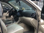 Cần bán gấp Toyota Highlander sản xuất năm 2010, nhập khẩu còn mới