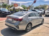 Cần bán Kia Cerato năm sản xuất 2019, màu bạc còn mới, giá chỉ 595 triệu