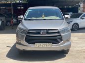 Bán Toyota Innova năm sản xuất 2017, màu bạc