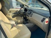 Cần bán gấp Toyota Innova sản xuất năm 2016, xe nhập còn mới