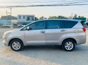 Cần bán lại xe Toyota Innova sản xuất 2016 còn mới