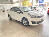 Cần bán xe Kia Rio sản xuất năm 2016, màu trắng, giá tốt