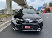 Cần bán Toyota Camry năm 2017 còn mới