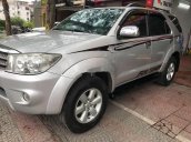 Cần bán lại xe Toyota Fortuner sản xuất năm 2010, màu bạc, giá tốt