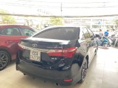 Cần bán lại xe Toyota Corolla Altis đời 2015, màu đen 