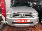 Cần bán lại xe Toyota Fortuner sản xuất năm 2010, màu bạc, giá tốt