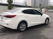 Cần bán gấp Mazda 3 đời 2017, màu trắng, 565 triệu