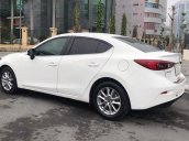 Cần bán gấp Mazda 3 đời 2017, màu trắng, 565 triệu