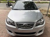 Cần bán Hyundai Avante 1.6 MT năm 2013, màu bạc