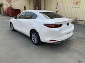 Cần bán lại xe Mazda 3 sản xuất năm 2020, màu trắng, nhập khẩu