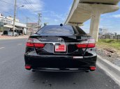 Cần bán Toyota Camry năm 2017 còn mới