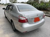 Cần bán gấp Toyota Vios sản xuất 2013 còn mới