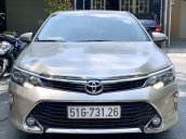 Bán Toyota Camry đời 2018, màu vàng cát, nhập khẩu