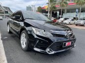 Cần bán Toyota Camry năm 2017 còn mới