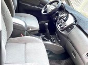 Cần bán gấp Toyota Innova sản xuất năm 2012 còn mới