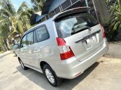 Cần bán gấp Toyota Innova sản xuất năm 2012 còn mới