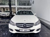 Bán Mercedes E250 đời 2013, màu trắng, xe chính chủ