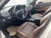 Bán Mercedes E250 đời 2013, màu trắng, xe chính chủ