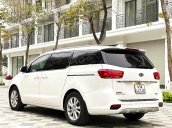 Cần bán lại xe Kia Sedona 2.2 DAT Luxury đời 2019, màu trắng còn mới