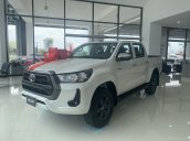 Bán ô tô Toyota Hilux 2.4 4x2 AT năm sản xuất 2021