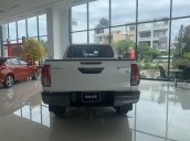 Bán ô tô Toyota Hilux 2.4 4x2 AT năm sản xuất 2021