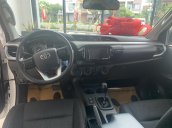 Bán ô tô Toyota Hilux 2.4 4x2 AT năm sản xuất 2021