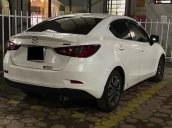 Cần bán xe Mazda 2 đời 2016, màu trắng