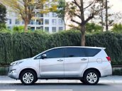 Bán Toyota Innova năm 2017, màu bạc, nhập khẩu 