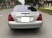 Cần bán lại xe Mercedes E280 2005, màu bạc, giá 336tr