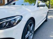 Cần bán lại xe Mercedes C300 đời 2015, màu trắng, nhập khẩu