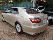 Toyota Camry 2.0 2015 vàng cát - sờ mát tay