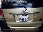 Xe Toyota Innova năm sản xuất 2009, màu vàng