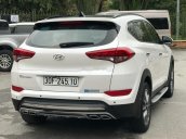 Cần bán lại xe Hyundai Tucson năm 2018, màu trắng 