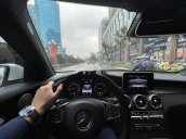 Bán Mercedes GLC300 năm sản xuất 2016, giá thấp