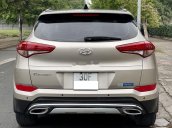 Xe Hyundai Tucson, vàng cát năm sản xuất 2018, giá chỉ 819 triệu