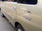 Xe Toyota Innova năm sản xuất 2009, màu vàng