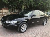 Cần bán xe Toyota Camry sản xuất năm 2002, màu đen 