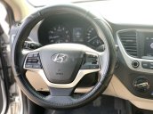 Bán ô tô Hyundai Accent 2019, màu bạc chính chủ, giá 428tr