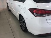 Cần bán Kia Cerato đời 2018, màu trắng chính chủ