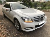 Bán Mercedes C200 2012, số tự động, màu trắng rất đẹp