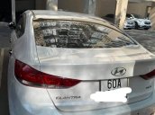 Bán Hyundai Elantra đời 2016, màu trắng 
