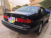 Cần bán xe Toyota Camry sản xuất năm 2002, màu đen 