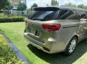 Cần bán gấp Kia Sedona DATH Platinum sản xuất 2019, màu vàng cát