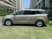 Cần bán gấp Kia Sedona DATH Platinum sản xuất 2019, màu vàng cát