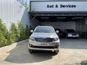 Cần bán gấp Toyota Fortuner năm sản xuất 2012, màu bạc còn mới