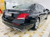 Cần bán lại xe Mercedes E 250 năm sản xuất 2017, màu đen